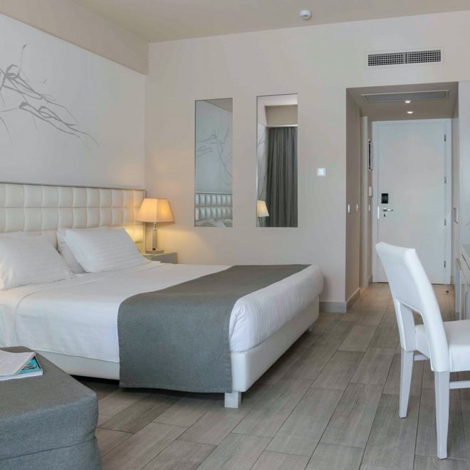 Comfort, Style & Unmatched Pool Views